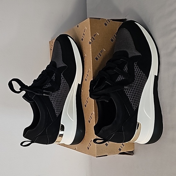 NEW Mix No 6 M6- TRYNA Size 8M Black Wedge Sneakers / Shoes Gold Trim - Picture 4 of 7